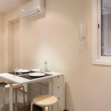 Nextdoor Cathedral Apartman *